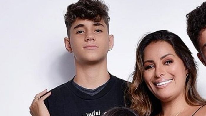 filho hetero de cantora se mata apos sofrer homofobia no tik tok guia gay sao paulo