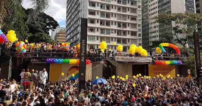 Parada LGBT+ de São Paulo 2024 na Avenida Paulista