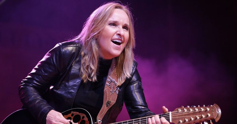 A cantora Melissa Etheridge, que é lésbica assumida