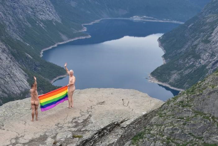 Trolltunga_gay