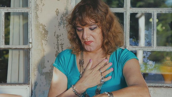 Em 'Canela', transexual de 58 anos reflete sobre cirurgia - Guia Gay São Paulo