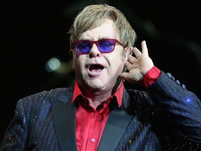 Elton John é processado por assédio sexual a guarda-costas