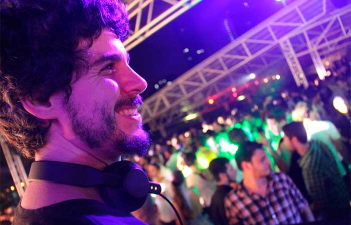 Pedro Neschling, um dos produtores e DJs da festa FunFarra