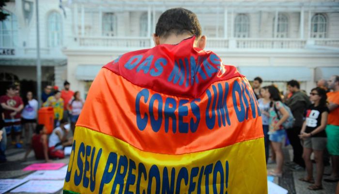'Desserviço', diz ativista sobre post da Antra a respeito de gays - Guia Gay São Paulo