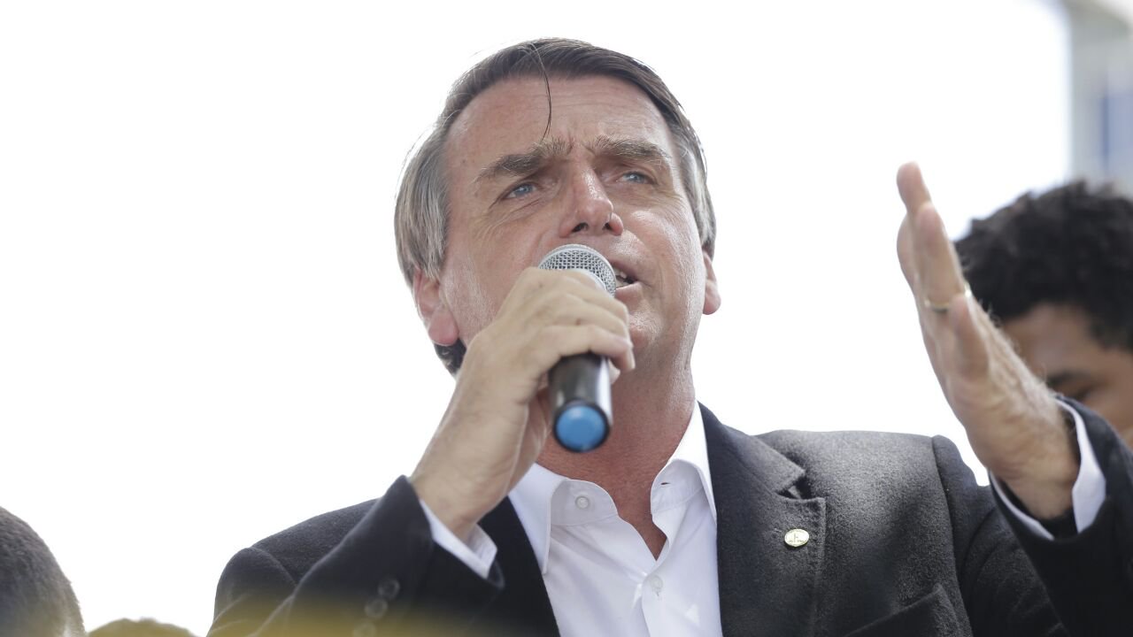 Jair Bolsonaro diz que maioria dos gays vota nele