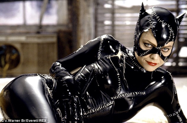 Michelle Pfeiffer foi a Mulher-Gato mais famosa no cinema