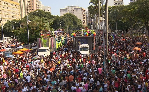 15ª Parada LGBT da Bahia - Veja ordem dos trios, em Salvador, 2016