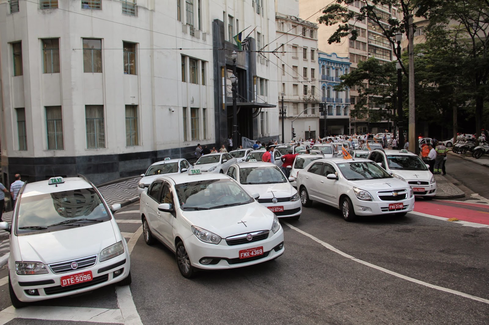 Taxistas em São Paulo deverão seguir normas, dentre delas está proibida discriminação por orientação sexual