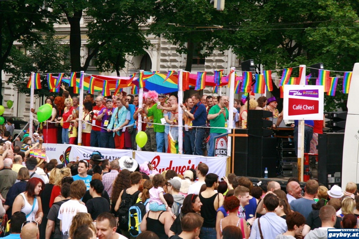 rainbow parade vienna