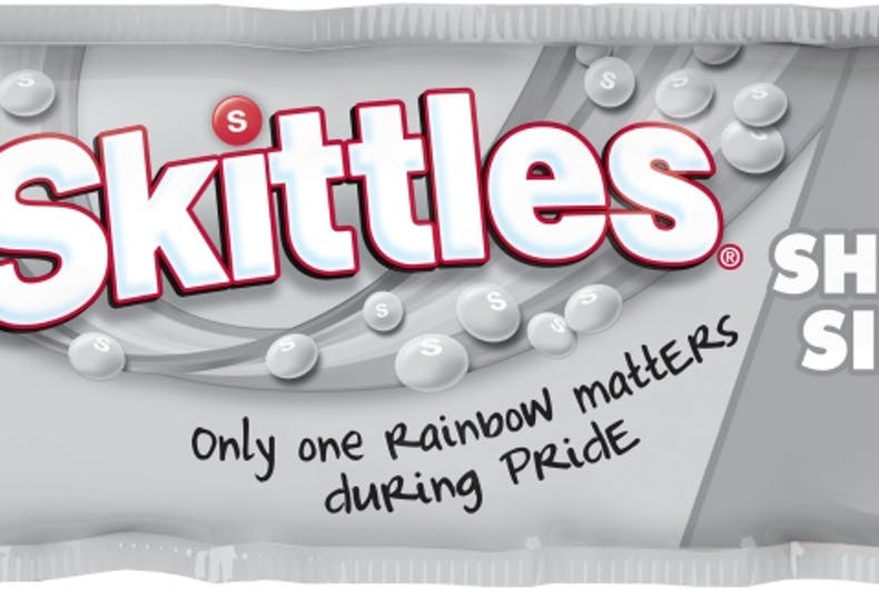 Skittles passa a vender embalagem sem cores em homenagem ao orgulho LGBT