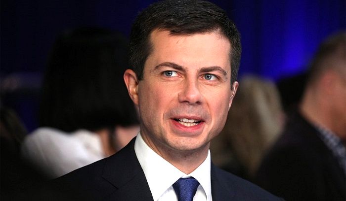 Pete Buttigieg é Eleito Personalidade Do Ano Por Revista Gay - Guia Gay ...